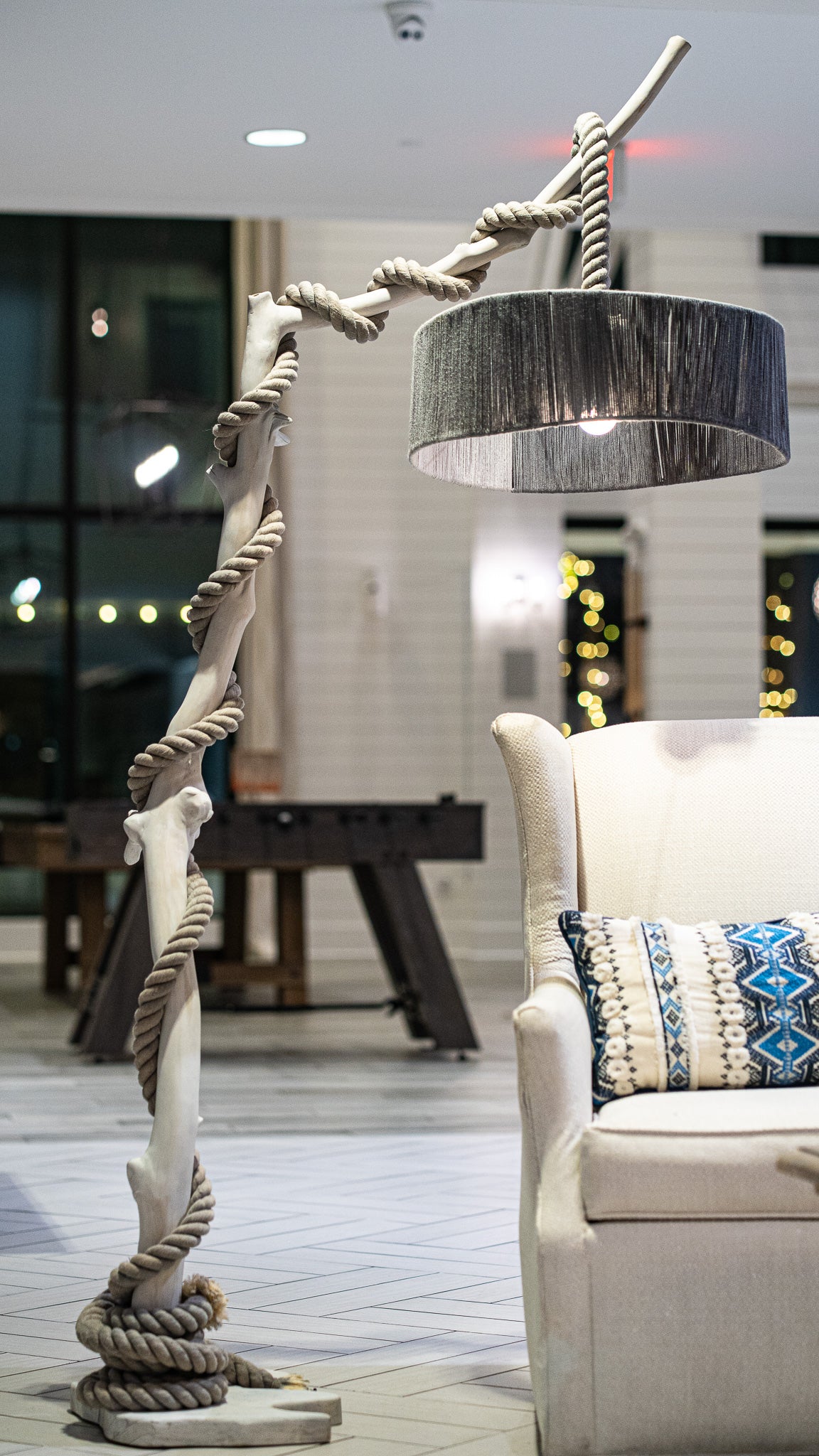 GREY FLOOR TREE BRANCH LAMP- GRIS