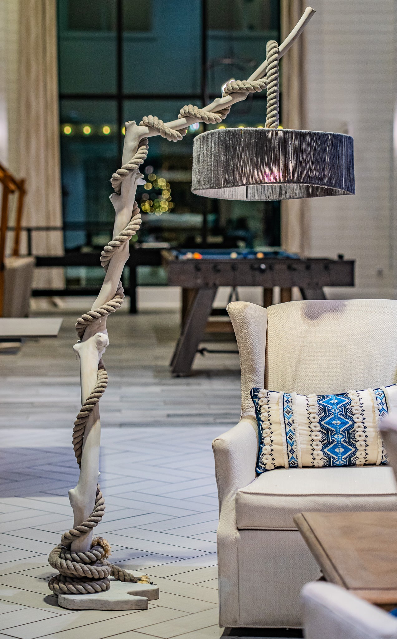 GREY FLOOR TREE BRANCH LAMP- GRIS