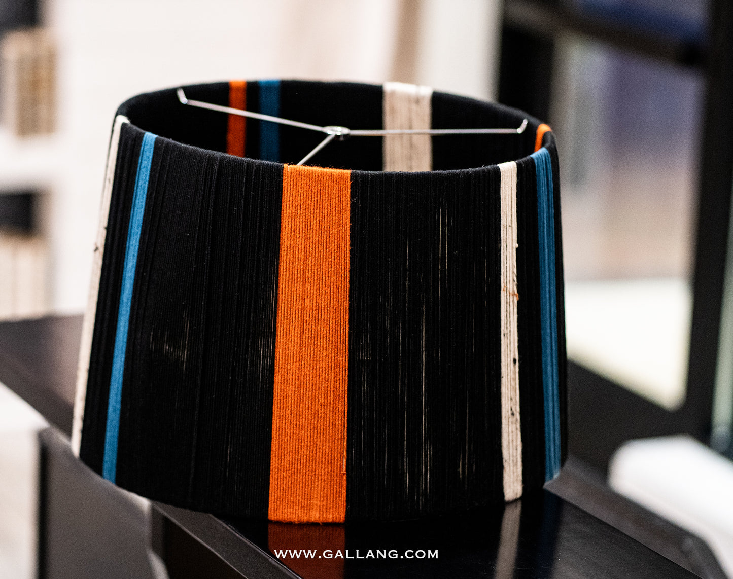 Black yarn desk lamp